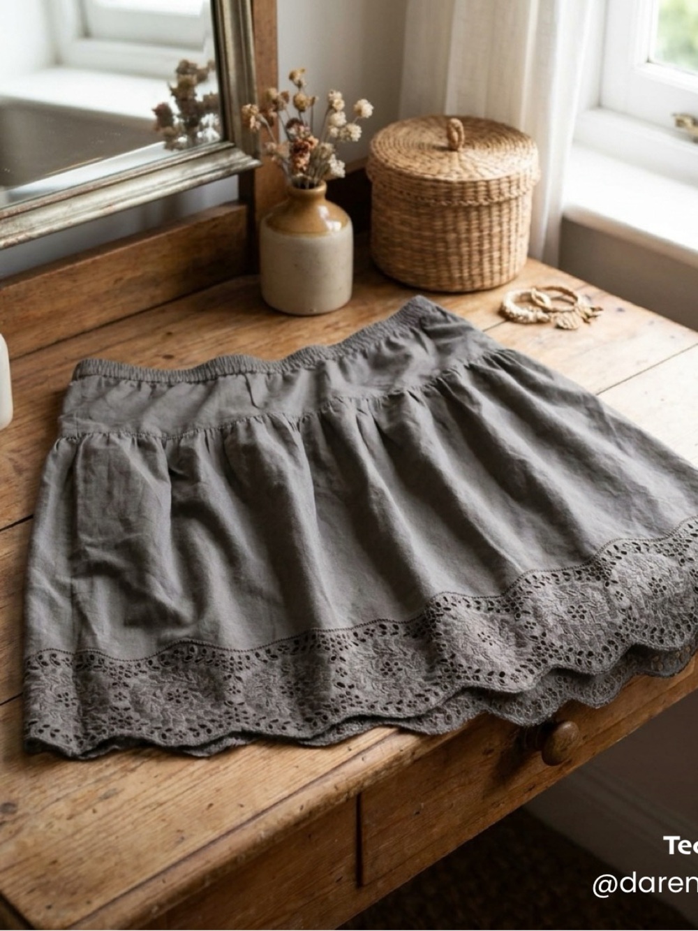 Old Navy Gray Eyelet Hem Linen-Blend Skirt